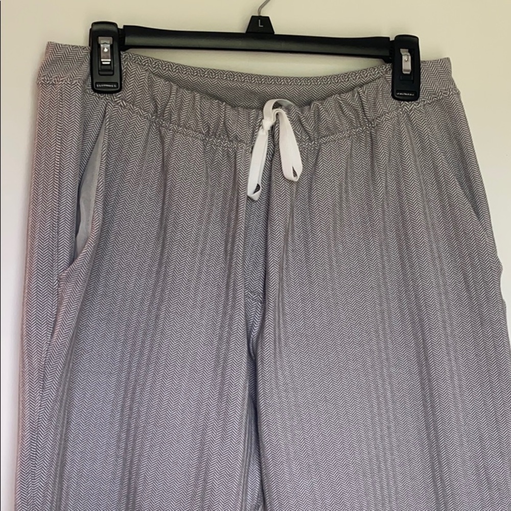 Lululemon ankle pant - Picture 2 of 7
